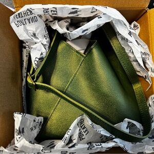 Portland Leather Apple Green Shoulder Bag